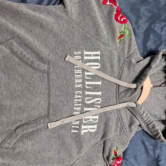 Hollister sweater size‎ small - Picture 2 of 4